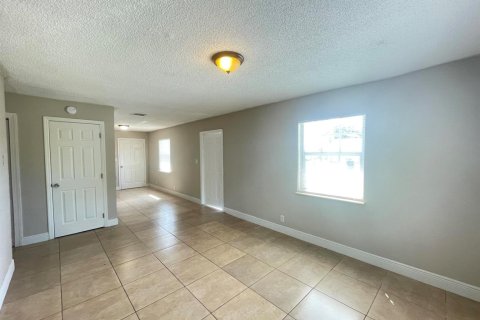 House in North Lauderdale, Florida 3 bedrooms, 101.17 sq.m. № 2086748 - photo 15