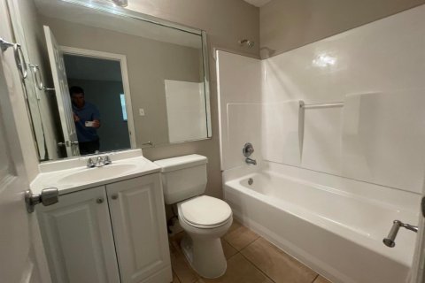 House in North Lauderdale, Florida 3 bedrooms, 101.17 sq.m. № 2086748 - photo 4