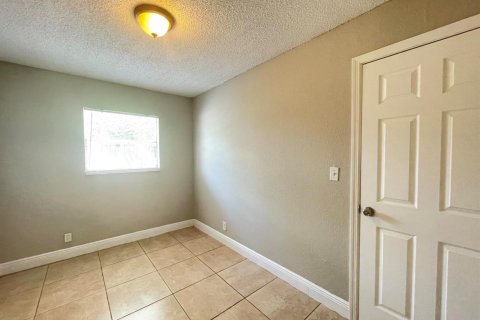 House in North Lauderdale, Florida 3 bedrooms, 101.17 sq.m. № 2086748 - photo 5