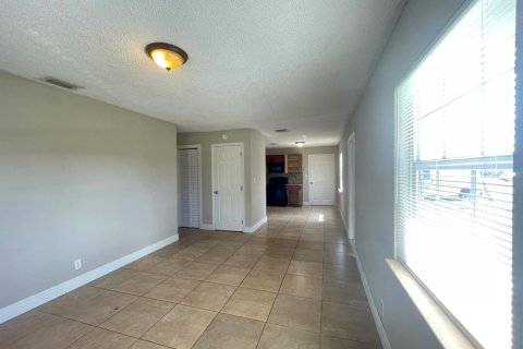 House in North Lauderdale, Florida 3 bedrooms, 101.17 sq.m. № 2086748 - photo 14