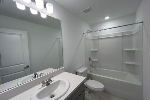 Townhouse in Wesley Chapel, Florida 3 bedrooms, 127.55 sq.m. № 2394270 - photo 19