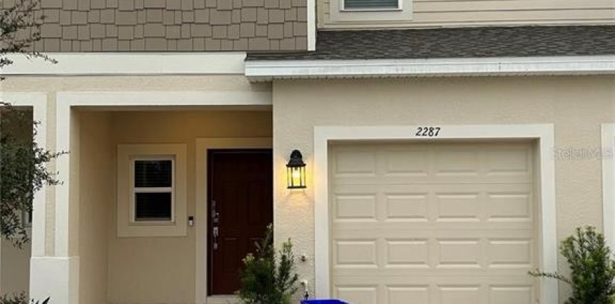 Townhouse in Wesley Chapel, Florida 3 bedrooms, 127.55 sq.m. № 2394270