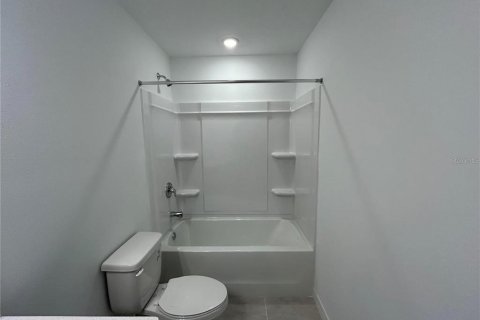 Townhouse in Wesley Chapel, Florida 3 bedrooms, 127.55 sq.m. № 2394270 - photo 17