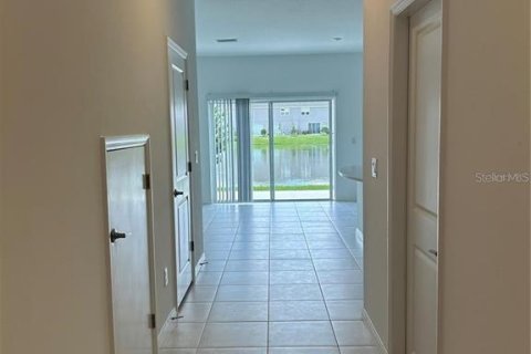 Townhouse in Wesley Chapel, Florida 3 bedrooms, 127.55 sq.m. № 2394270 - photo 2