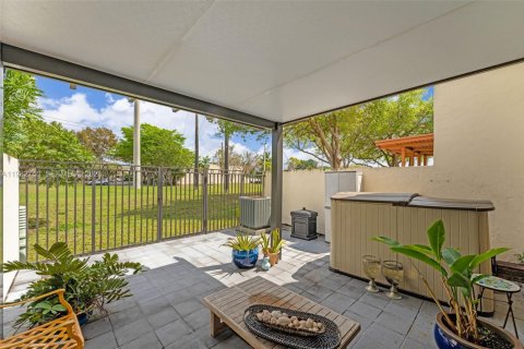 Купить таунхаус в Майами, Флорида 3 спальни, 182.65м2, № 2049246 - фото 26