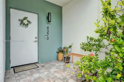 Touwnhouse à vendre à Plantation, Floride: 3 chambres, 150.13 m2 № 2064089 - photo 2