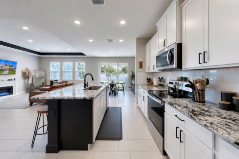 House in Apollo Beach, Florida 4 bedrooms, 312.34 sq.m. № 2120898 - photo 5
