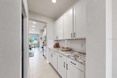 House in Apollo Beach, Florida 4 bedrooms, 312.34 sq.m. № 2120898 - photo 9