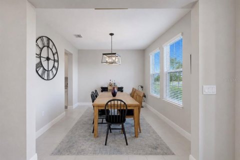 House in Apollo Beach, Florida 4 bedrooms, 312.34 sq.m. № 2120898 - photo 16