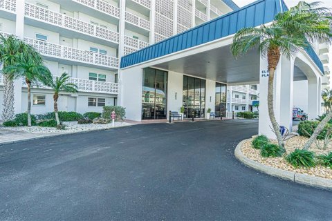 Condominio en Dunedin, Florida, 2 dormitorios № 2106333