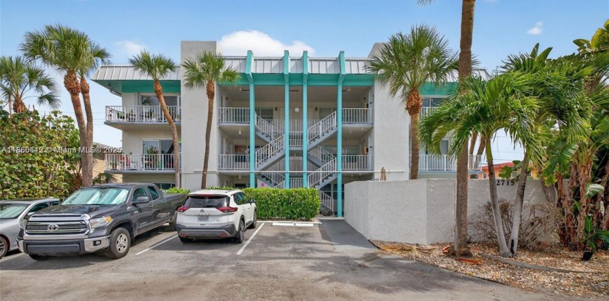 Condo in Fort Lauderdale, Florida, 2 bedrooms № 1897514