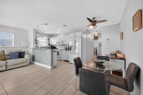 Condo in Fort Lauderdale, Florida, 2 bedrooms  № 1897514 - photo 6