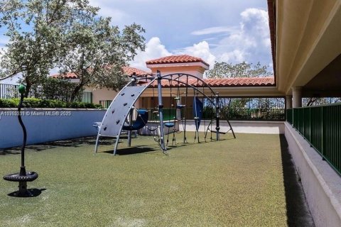 Condominio en venta en Aventura, Florida, 1 dormitorio, 85.38 m2 № 1956215 - foto 6