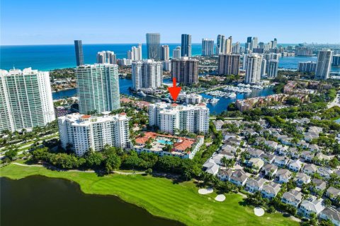 Condominio en venta en Aventura, Florida, 1 dormitorio, 85.38 m2 № 1956215 - foto 10