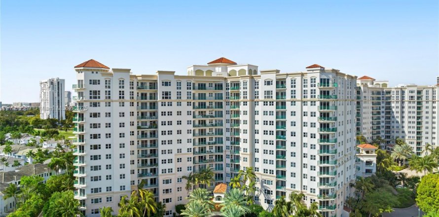 Condominio en Aventura, Florida, 1 dormitorio  № 1956215