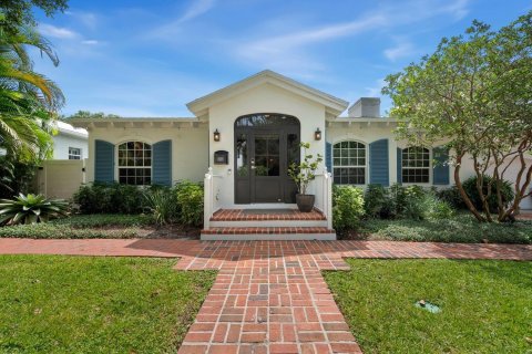 House in Delray Beach, Florida 4 bedrooms, 214.05 sq.m. № 2158176 - photo 2