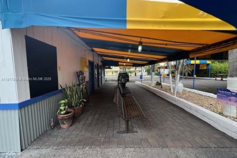 Propiedad comercial en venta en Fort Lauderdale, Florida № 1797522 - foto 23