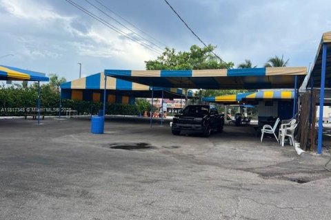 Propiedad comercial en venta en Fort Lauderdale, Florida № 1797522 - foto 14