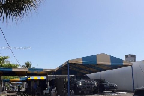 Propiedad comercial en venta en Fort Lauderdale, Florida № 1797522 - foto 10