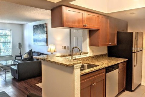 Condo in Saint Petersburg, Florida, 1 bedroom  № 1535007 - photo 10