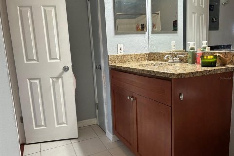 Condo in Saint Petersburg, Florida, 1 bedroom  № 1535007 - photo 13