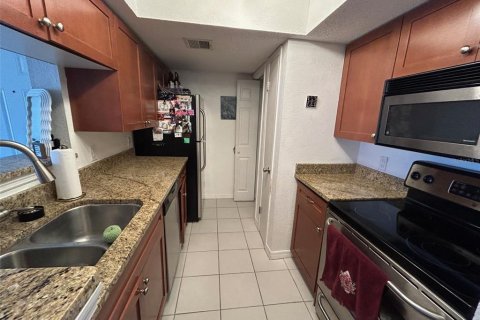 Condo in Saint Petersburg, Florida, 1 bedroom  № 1535007 - photo 12