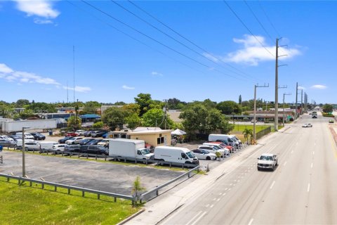 Propiedad comercial en venta en West Park, Florida № 1981225 - foto 20