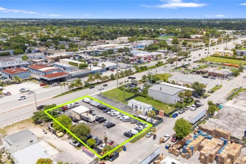 Propiedad comercial en venta en West Park, Florida № 1981225 - foto 7