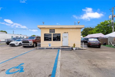 Propiedad comercial en venta en West Park, Florida № 1981225 - foto 11