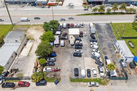 Propiedad comercial en venta en West Park, Florida № 1981225 - foto 25