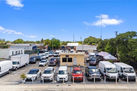 Immobilier commercial à West Park, Floride № 1981225