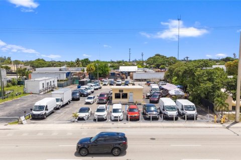 Propiedad comercial en venta en West Park, Florida № 1981225 - foto 2