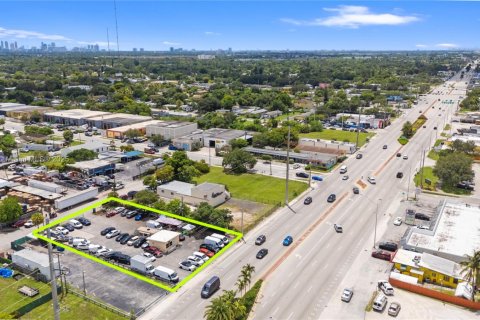 Propiedad comercial en venta en West Park, Florida № 1981225 - foto 3