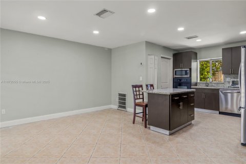 Villa ou maison à vendre à Cutler Bay, Floride: 5 chambres, 207.36 m2 № 1979561 - photo 25