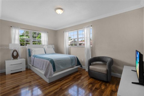 House in Miramar, Florida 3 bedrooms, 150.97 sq.m. № 2068909 - photo 7