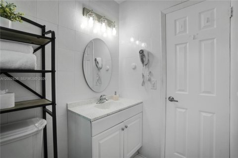 House in Miramar, Florida 3 bedrooms, 150.97 sq.m. № 2068909 - photo 28