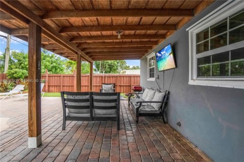 House in Miramar, Florida 3 bedrooms, 150.97 sq.m. № 2068909 - photo 21