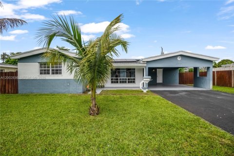 House in Miramar, Florida 3 bedrooms, 150.97 sq.m. № 2068909