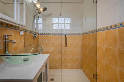 House in Miramar, Florida 3 bedrooms, 150.97 sq.m. № 2068909 - photo 25