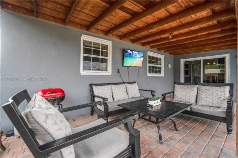 House in Miramar, Florida 3 bedrooms, 150.97 sq.m. № 2068909 - photo 22