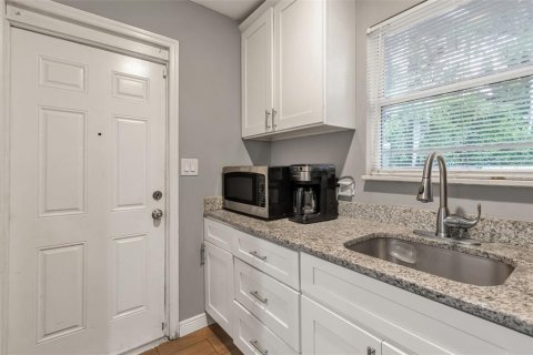 Immobilier commercial à vendre à Kissimmee, Floride: 110.27 m2 № 2422791 - photo 14