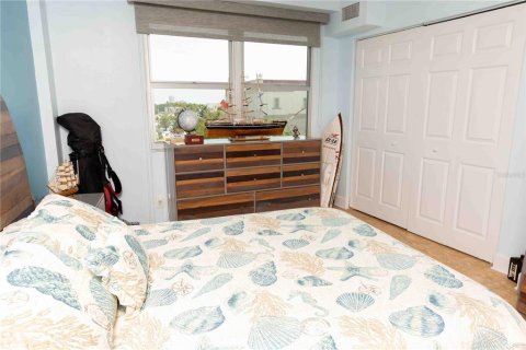 Снять в аренду кондоминиум в Сент-Питерсберг, Флорида 2 спальни, 82.4м2, № 1687819 - фото 8