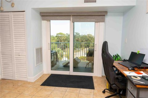 Снять в аренду кондоминиум в Сент-Питерсберг, Флорида 2 спальни, 82.4м2, № 1687819 - фото 7