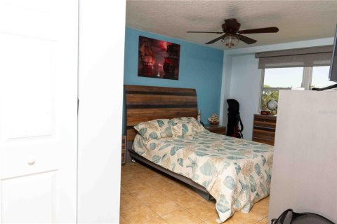 Снять в аренду кондоминиум в Сент-Питерсберг, Флорида 2 спальни, 82.4м2, № 1687819 - фото 9