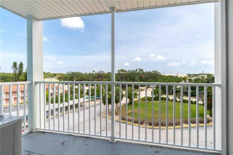 Снять в аренду кондоминиум в Сент-Питерсберг, Флорида 2 спальни, 82.4м2, № 1687819 - фото 19