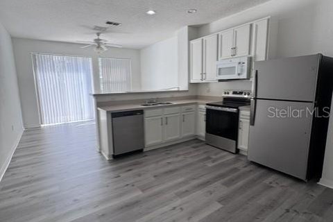 Touwnhouse à vendre à Kissimmee, Floride: 3 chambres, 126.53 m2 № 2360824 - photo 2