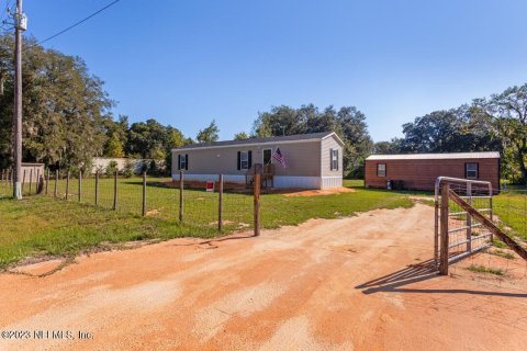 House in Interlachen, Florida 2 bedrooms, 72.84 sq.m. № 772771 - photo 1