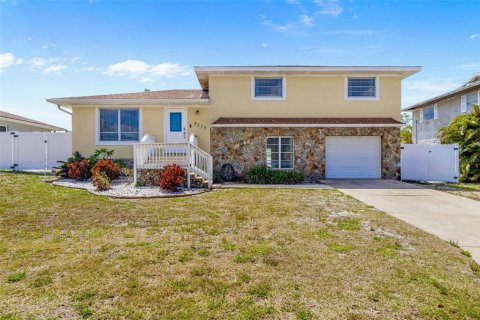 House in Bradenton, Florida 3 bedrooms, 159.42 sq.m. № 1640108 - photo 1