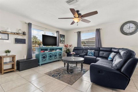 House in Bradenton, Florida 3 bedrooms, 159.42 sq.m. № 1640108 - photo 8
