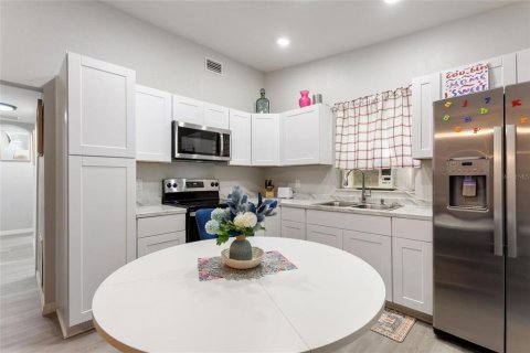 Casa en venta en Intercession City, Florida, 3 dormitorios, 96.62 m2 № 2106645 - foto 7